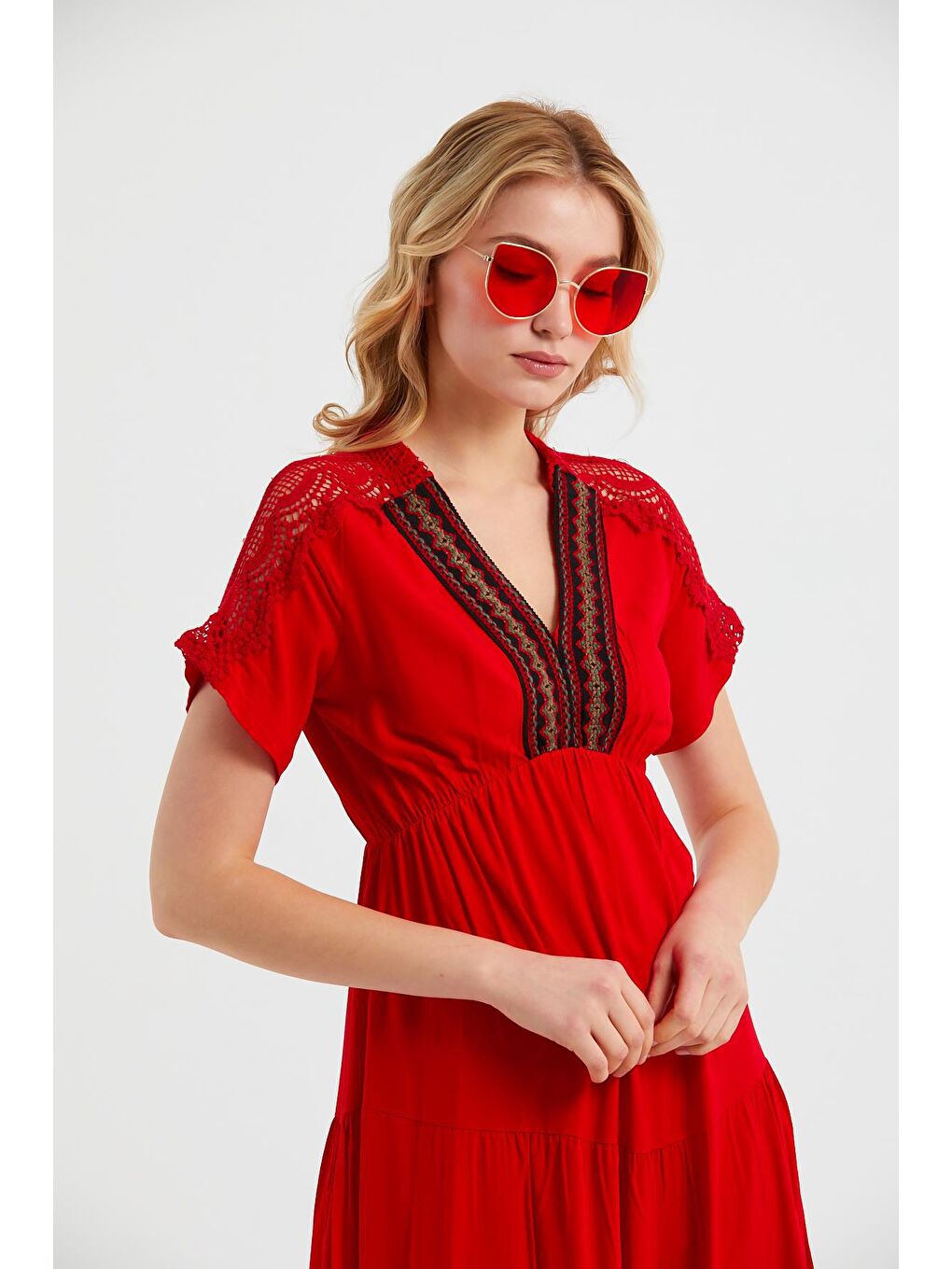 Kırmızı Kadın Nakış Detaylı Elbise-2