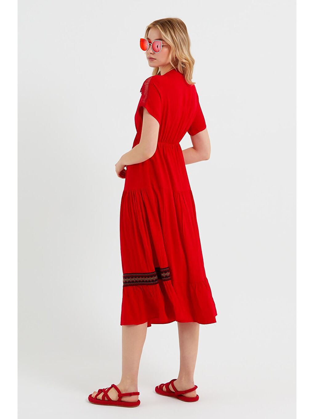 Kırmızı Kadın Nakış Detaylı Elbise-3