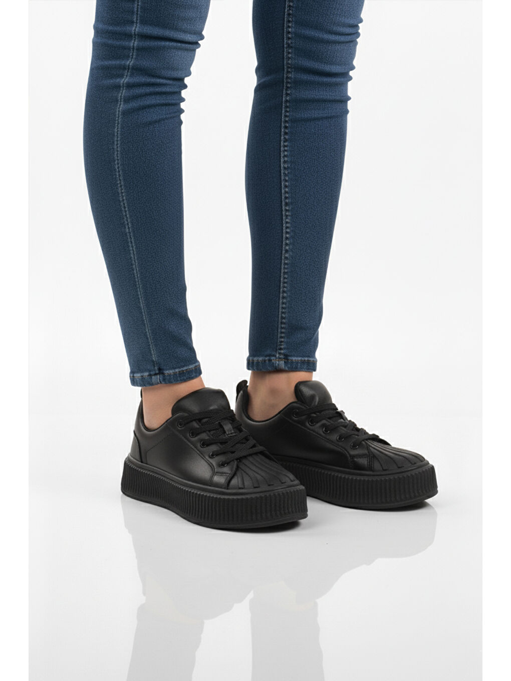 Siyah Bağcıklı Unisex Spor Ayakkabı Grov 410 G