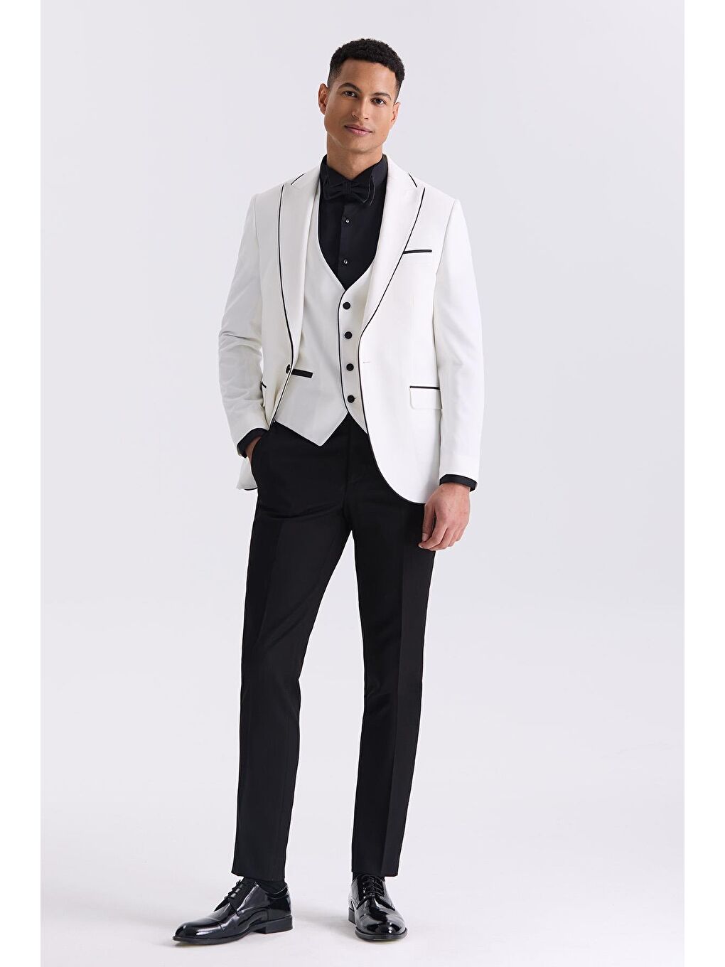 Beyaz Slim Fit Sivri Yaka Yelekli Smokin Takım Elbise-1