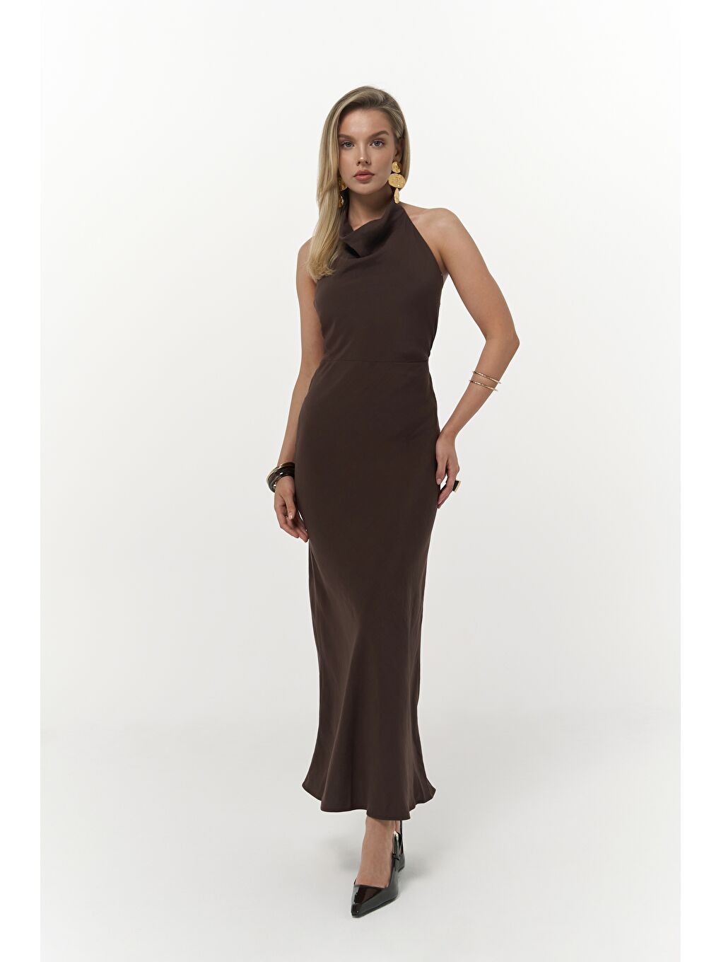 Kahverengi Loretta Sırt Dekolteli Kahve Uzun Elbise