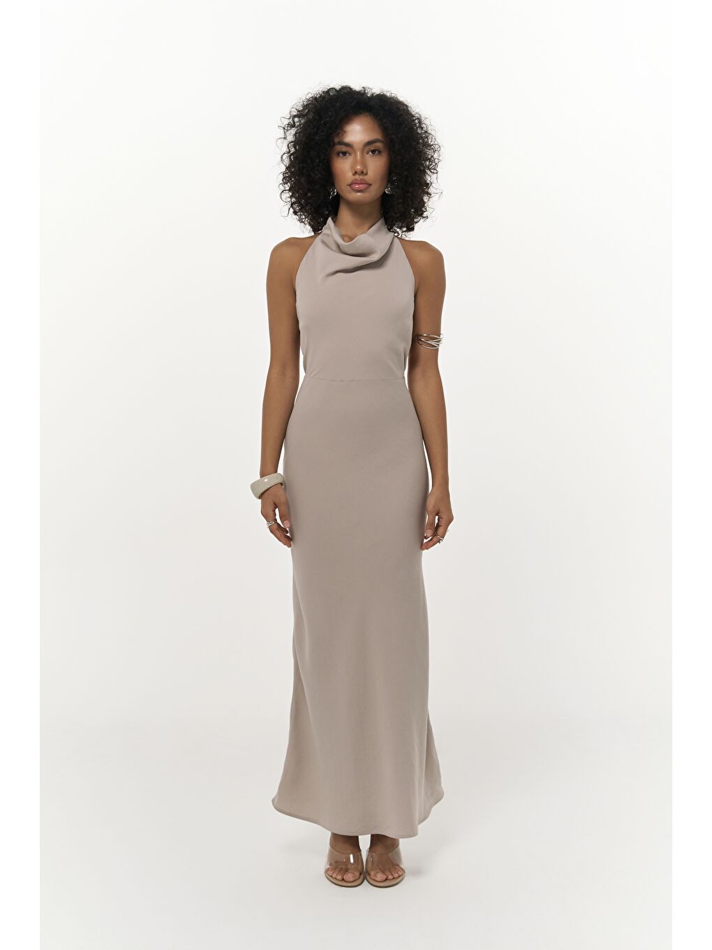 Bej Loretta Sırt Dekolteli Vizon Uzun Elbise-1