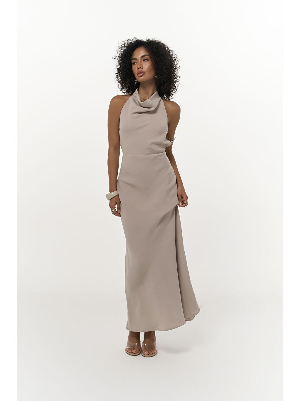 Bej Loretta Sırt Dekolteli Vizon Uzun Elbise-2