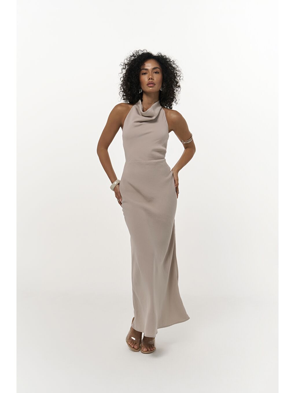 Bej Loretta Sırt Dekolteli Vizon Uzun Elbise-5
