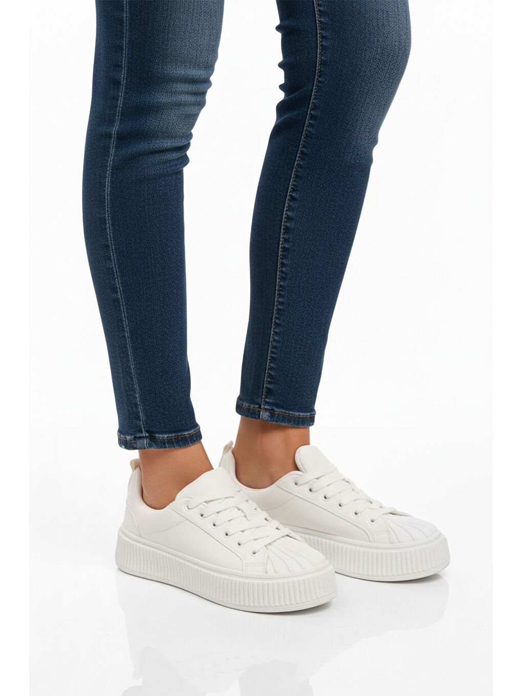 Beyaz Bağcıklı Unisex Spor Ayakkabı Grov 410 G