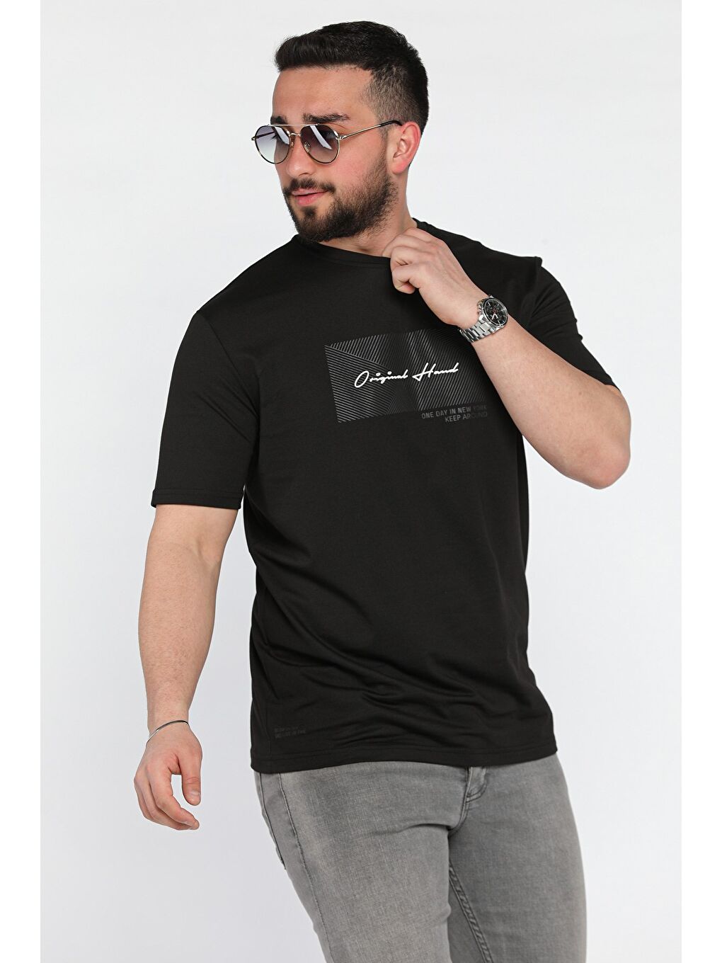 Siyah Erkek Bisiklet Yaka Baskılı Tişört-1