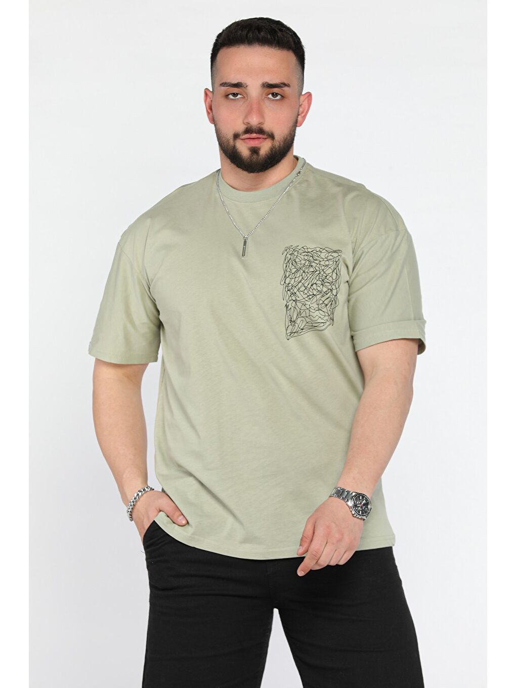 Haki Erkek Bisiklet Yaka  Aksesuar Detaylı Tişört