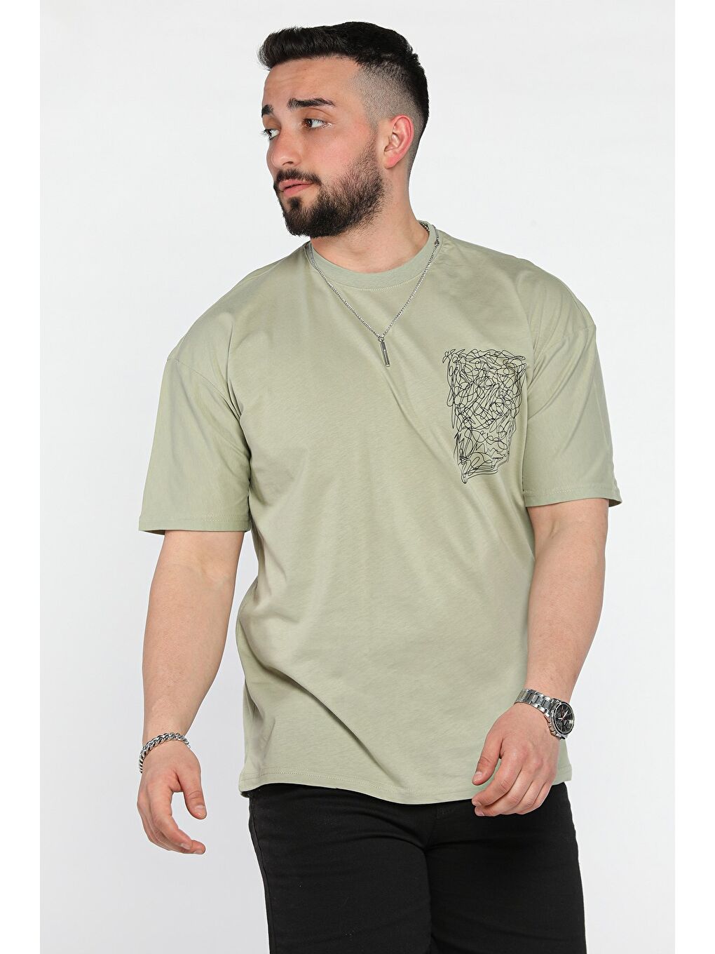 Haki Erkek Bisiklet Yaka  Aksesuar Detaylı Tişört-1