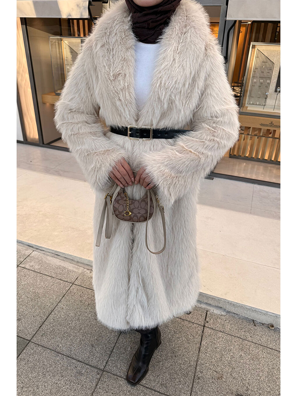 Bej Kadın Kemer Detay Kürk Kaban Taş