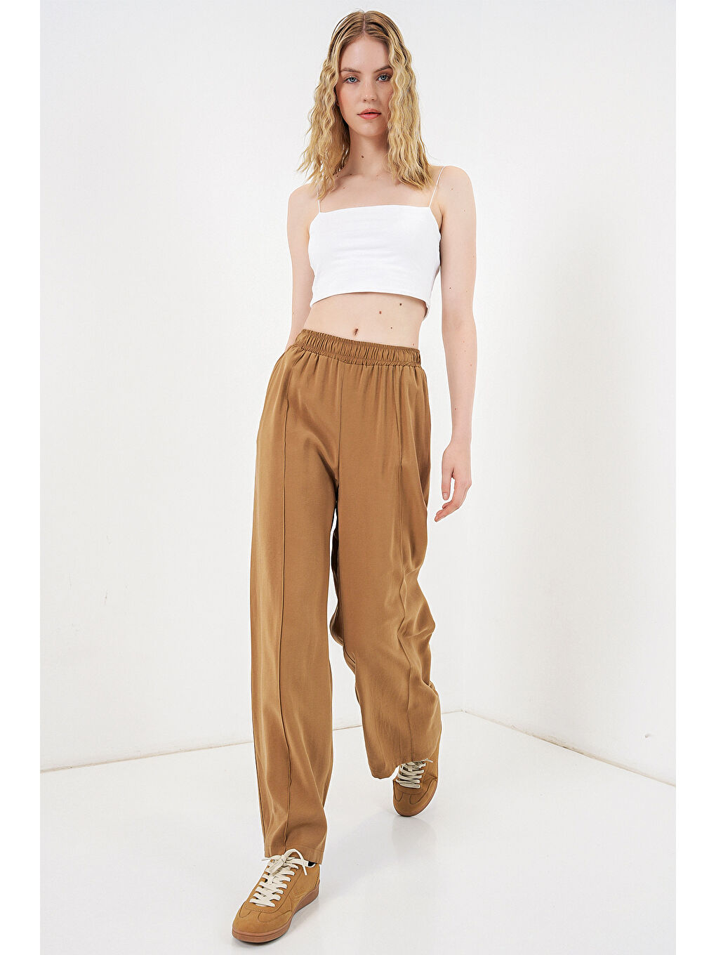 Kahverengi Kadın Beli Lastikli Bol Paça Pantolon 30087 - Taba-4