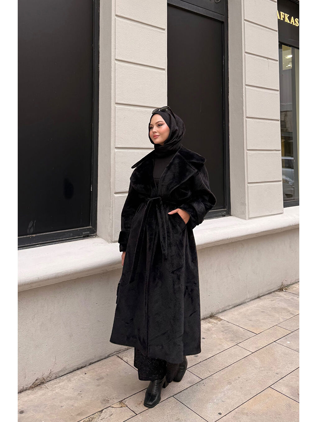 Kadın Kruvaze Yaka Bel Bağlamalı Kaban Siyah-2