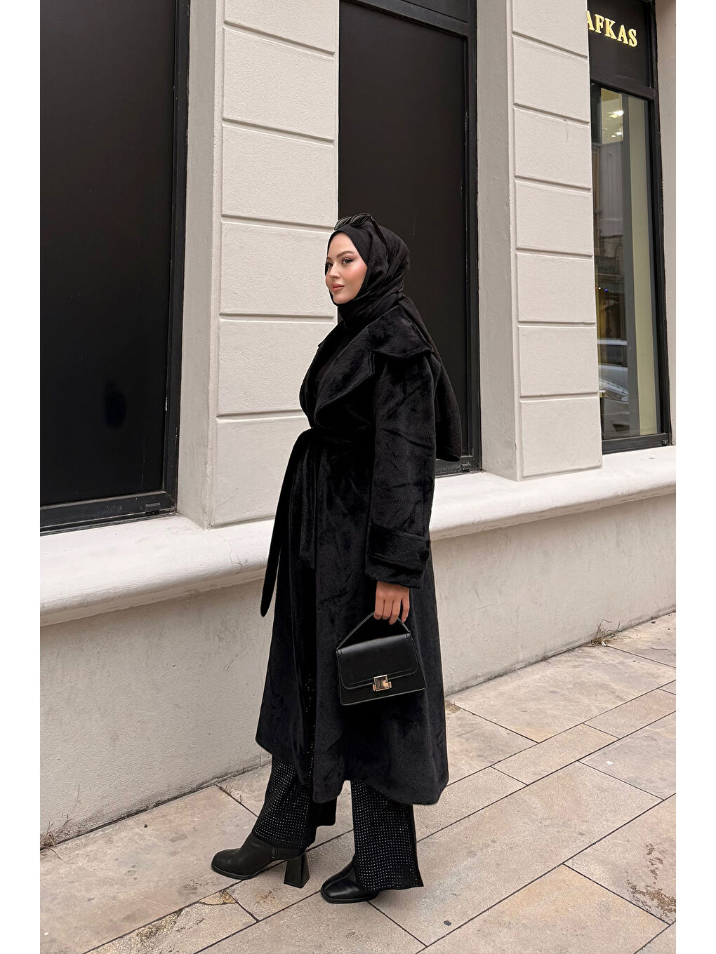 Kadın Kruvaze Yaka Bel Bağlamalı Kaban Siyah-4