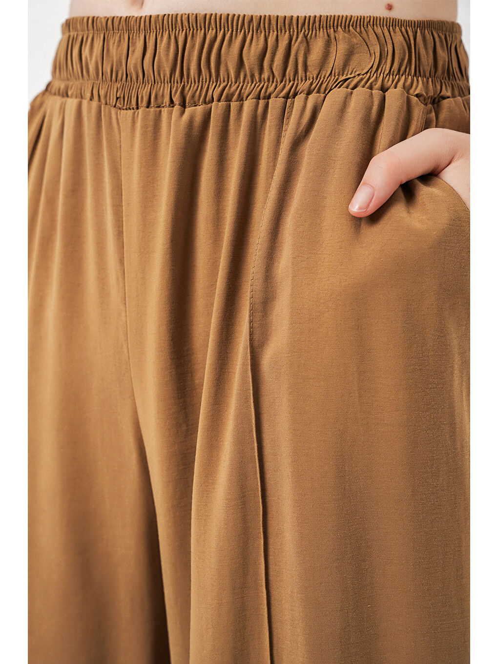 Kahverengi Kadın Beli Lastikli Bol Paça Pantolon 30087 - Taba-5