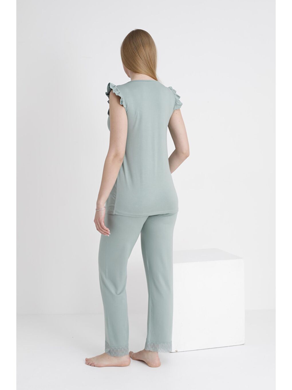 Yeşil Dantel Detaylı V Yaka Kolsuz Hamile ve Lohusa Pijama Takımı-3