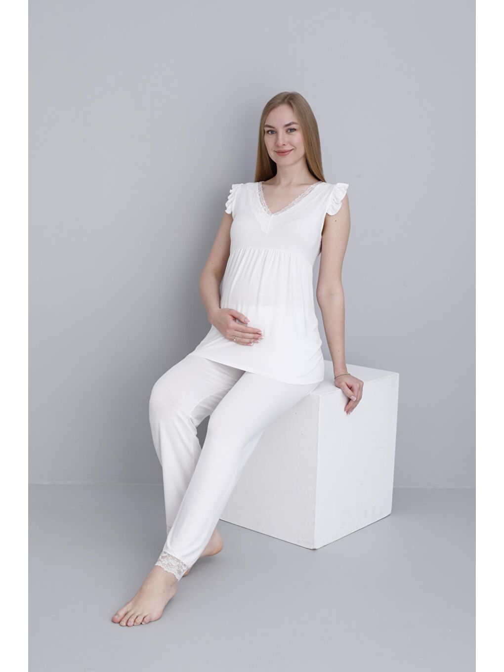 Beyaz Dantel Detaylı V Yaka Kolsuz Hamile ve Lohusa Pijama Takımı-3