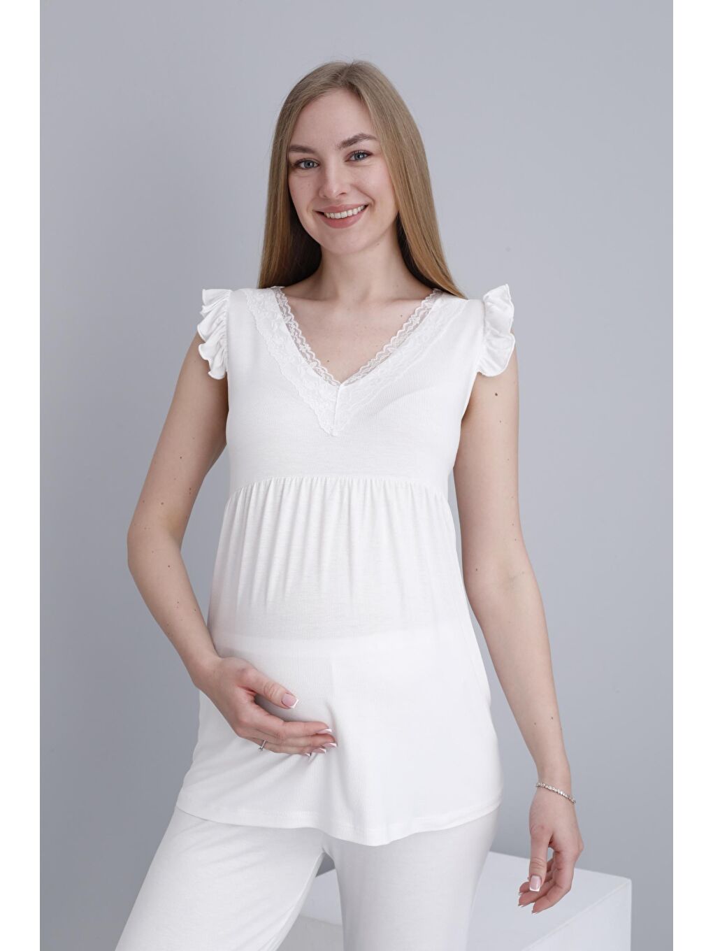 Beyaz Dantel Detaylı V Yaka Kolsuz Hamile ve Lohusa Pijama Takımı-5