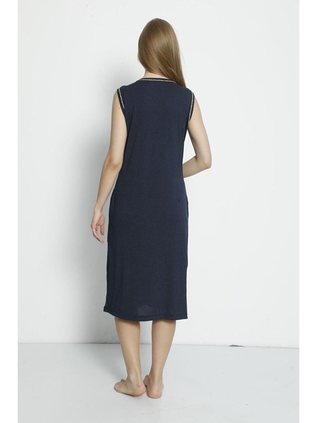 Lacivert Puantiyeli Nakış Detaylı Cepli Viskon Askılı Elbise-6