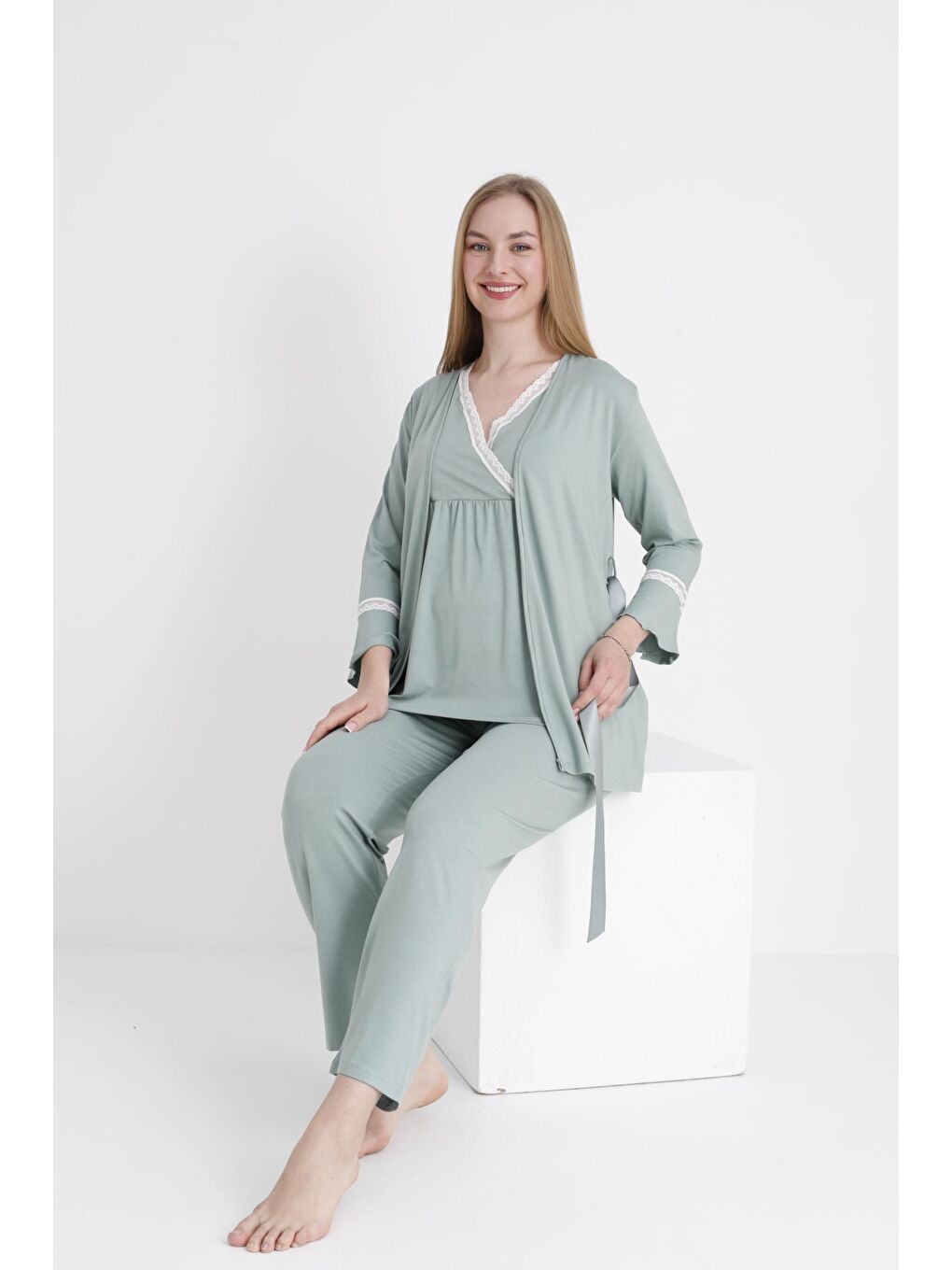Yeşil Dantel Şeritli V Yaka Sabahlıklı Hamile ve Lohusa Pijama Takımı-2