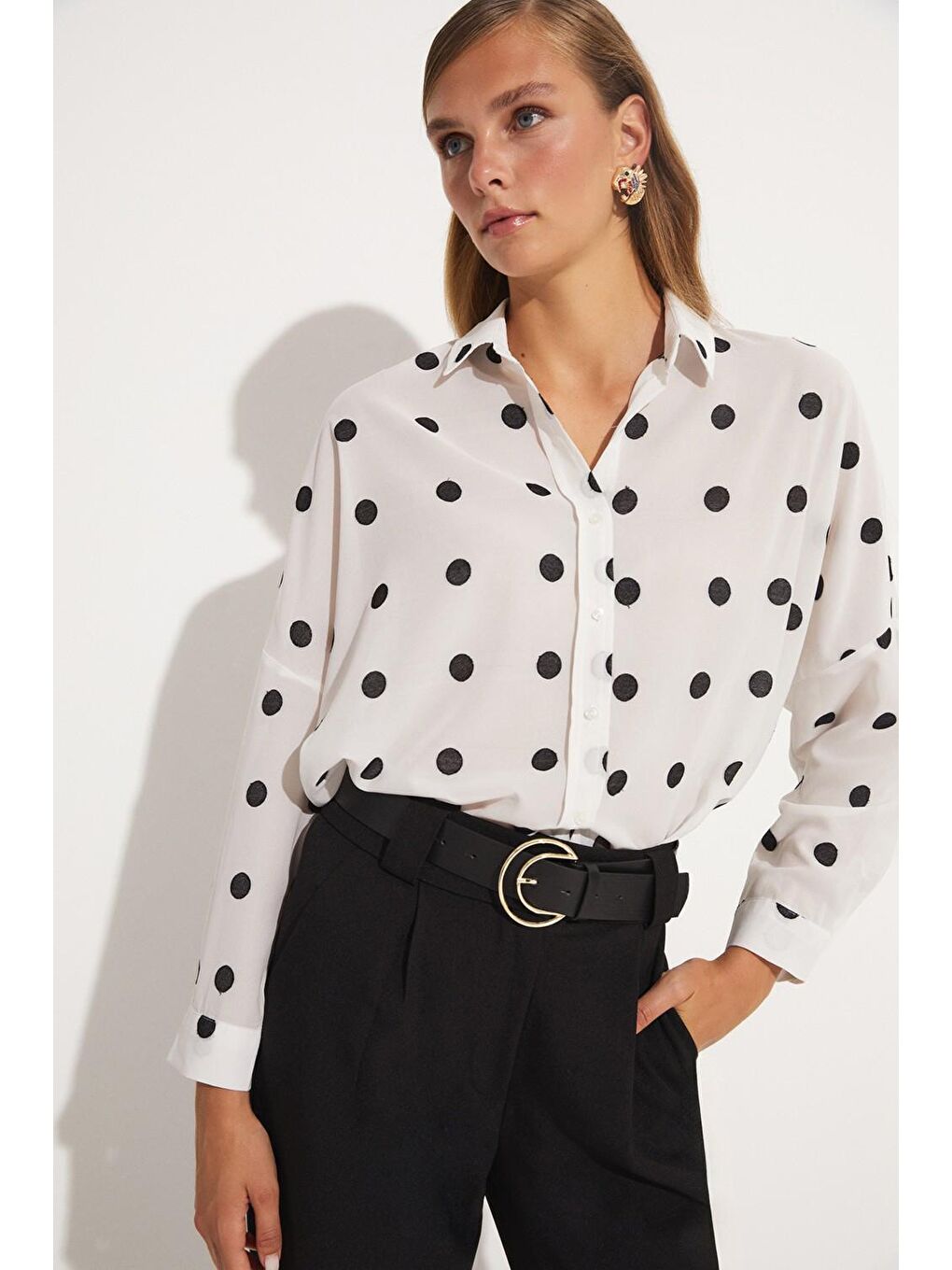 Ekru Kadın Exclusive Boyfriend/Geniş Kalıp Puantiye Desenli Gömlek-1
