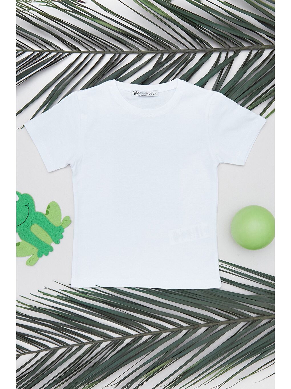 Beyaz %100 Pamuk Arkası Baskılı Erkek Çocuk Tişört