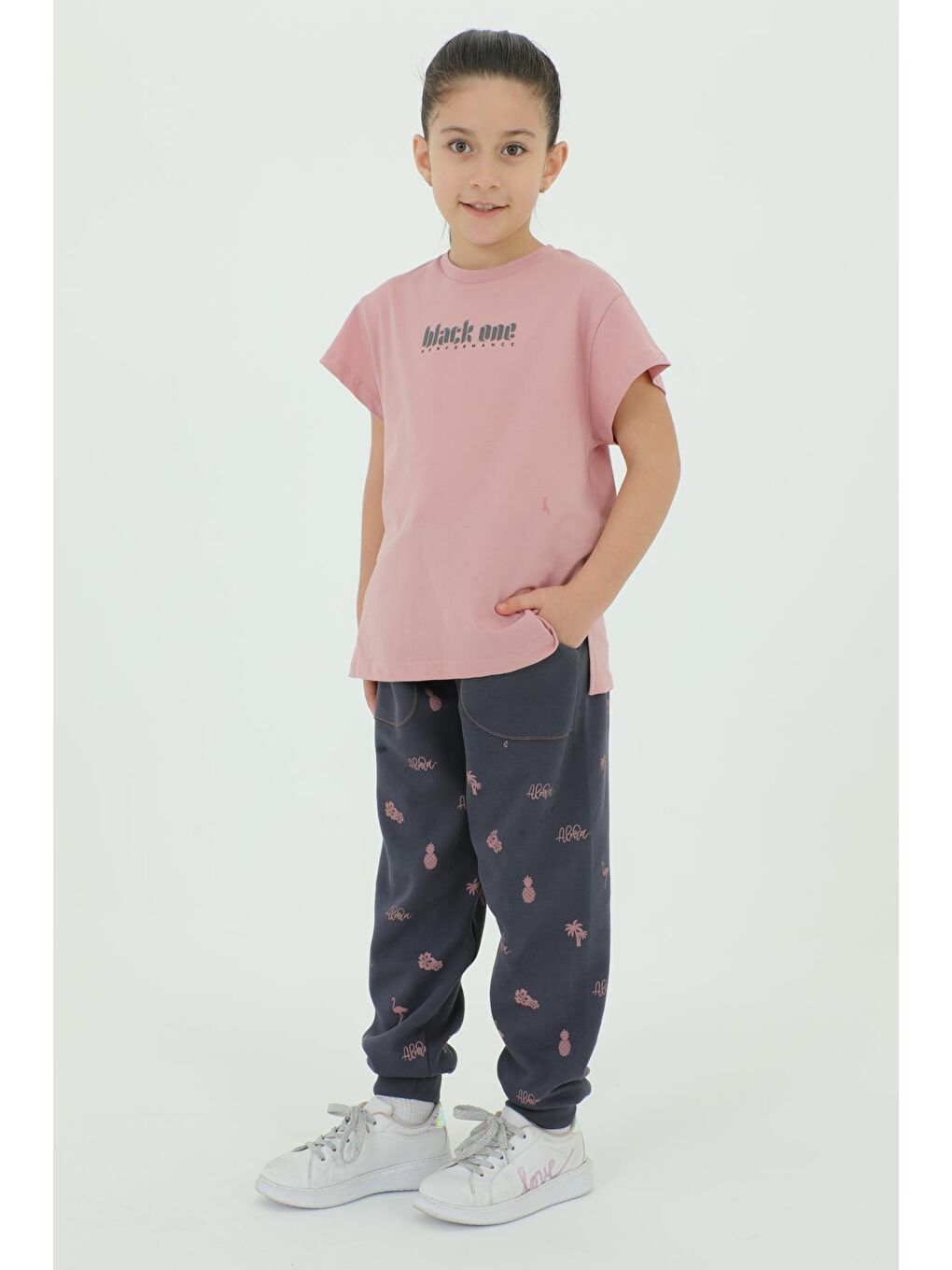 Pembe Bisiklet Yaka Kız Çocuk Baskı Detaylı T-Shırt Ve Eşofman Takımı-4