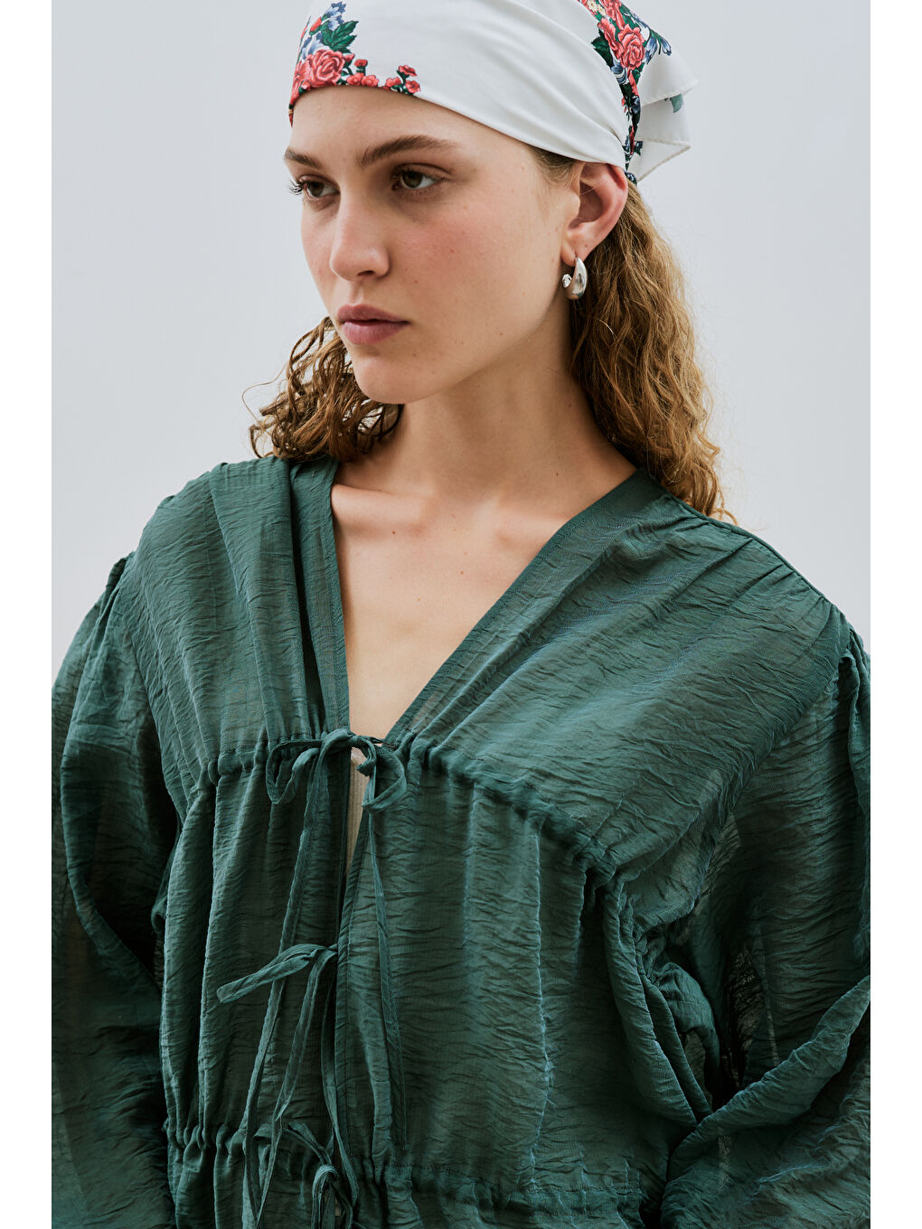 Beyaz Saten Desenli Fular Dahlıa-5