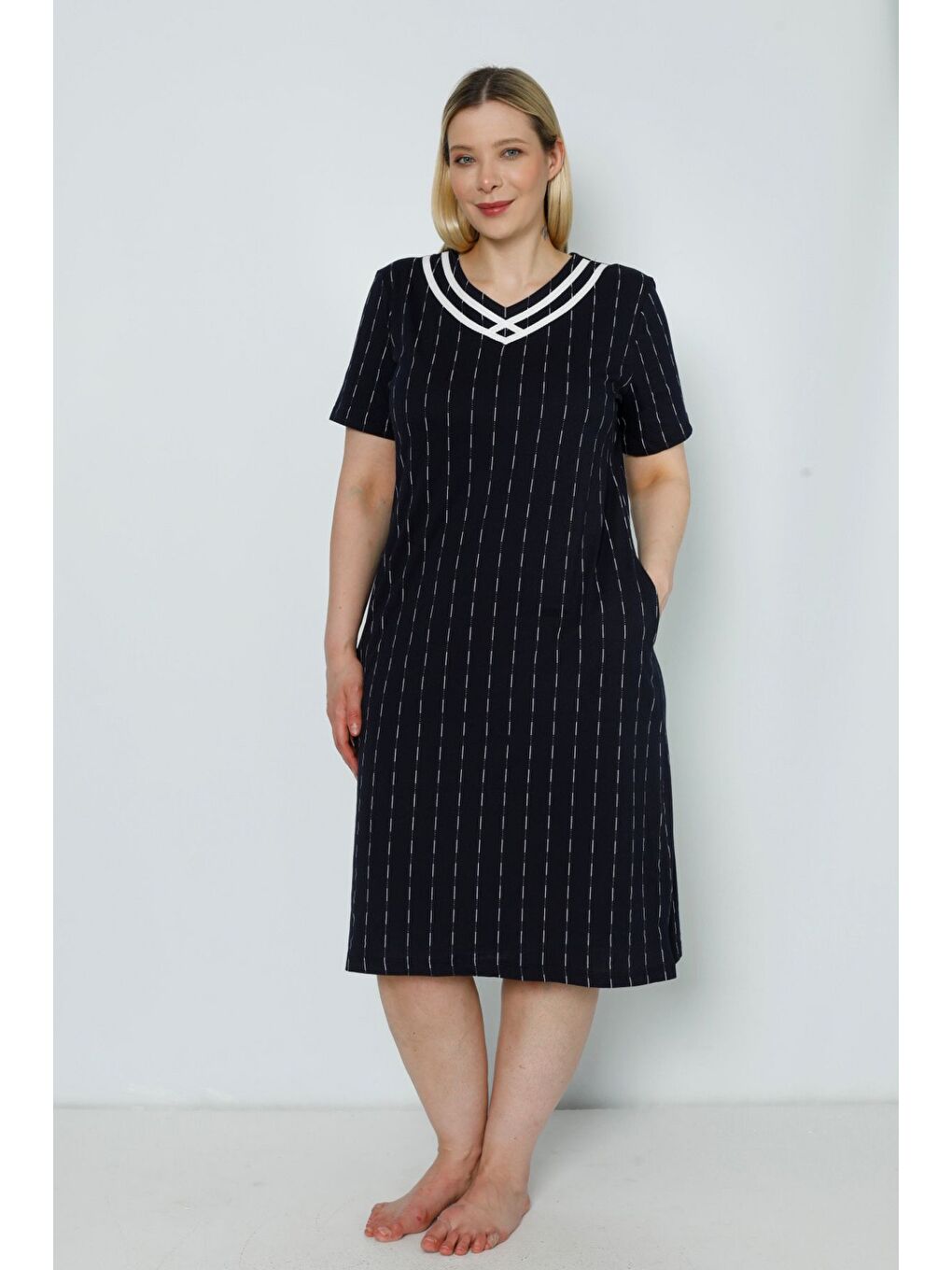 Lacivert Çizgi Desenli Şeritli Cepli Pamuklu Büyük Beden Kısa Kollu Elbise-1