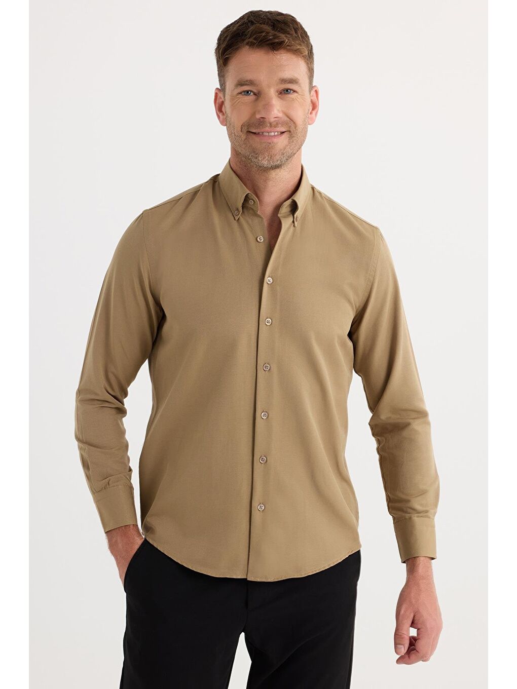 Bej Regular Fit Düğmeli Yaka Pamuklu Kolay Ütü Oxford Düz Erkek Vizon Gömlek