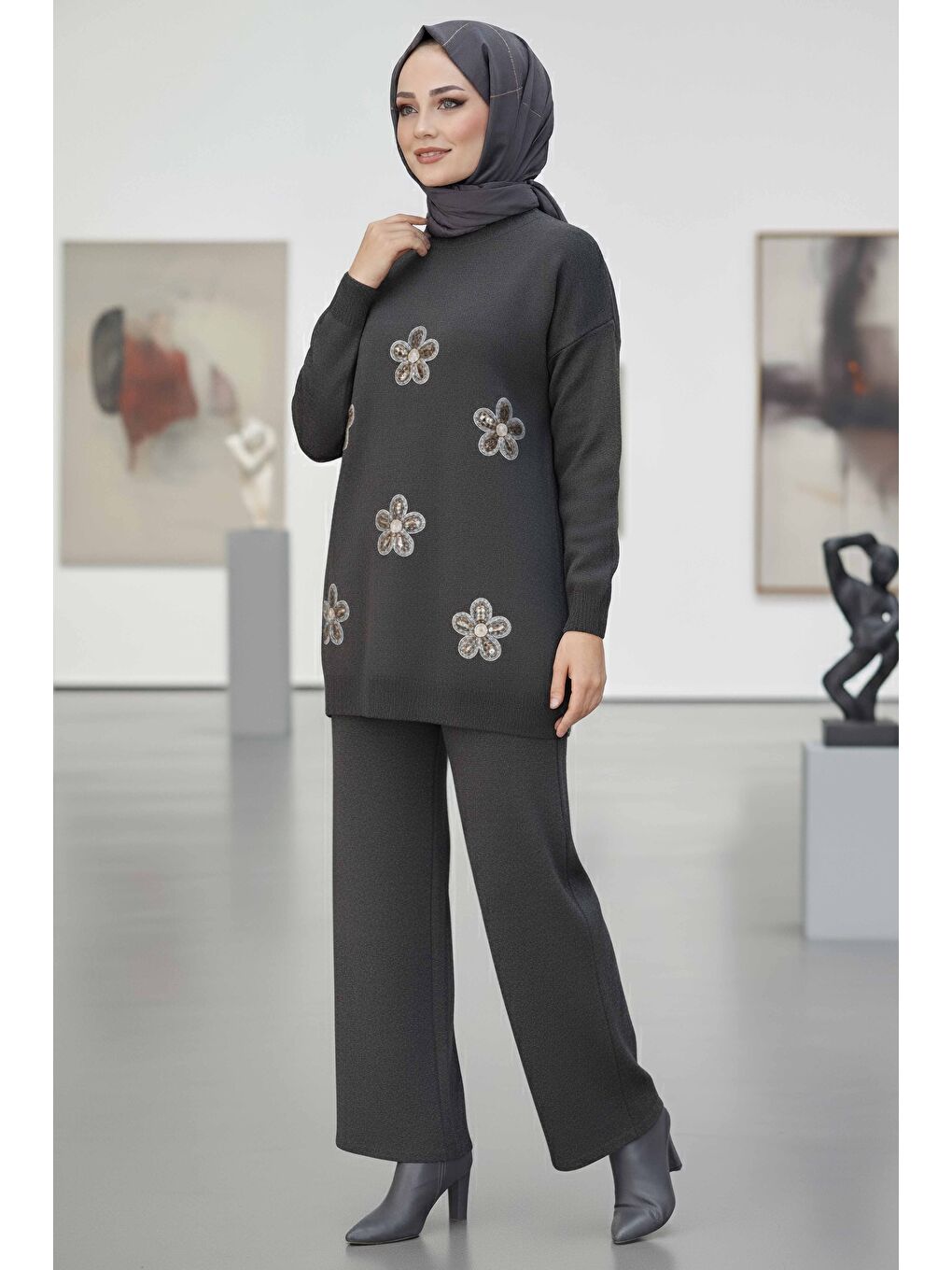 Çiçek Nakışlı İkili Triko Takım Antrasit - 27998-ANTRASIT-2