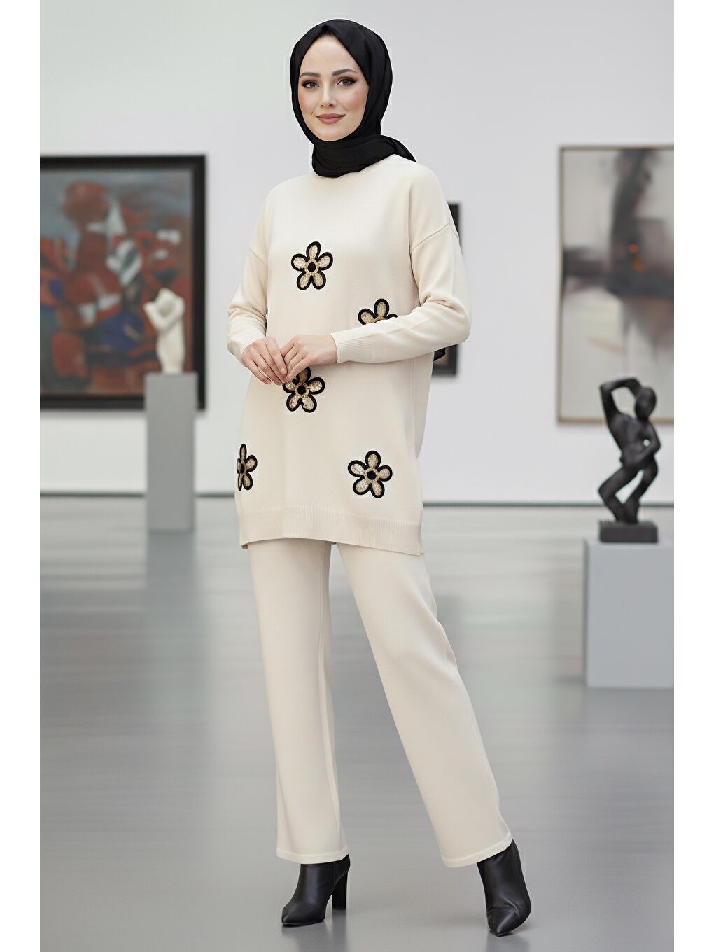 Çiçek Nakışlı İkili Triko Takım Ekru - 27998-EKRU-1