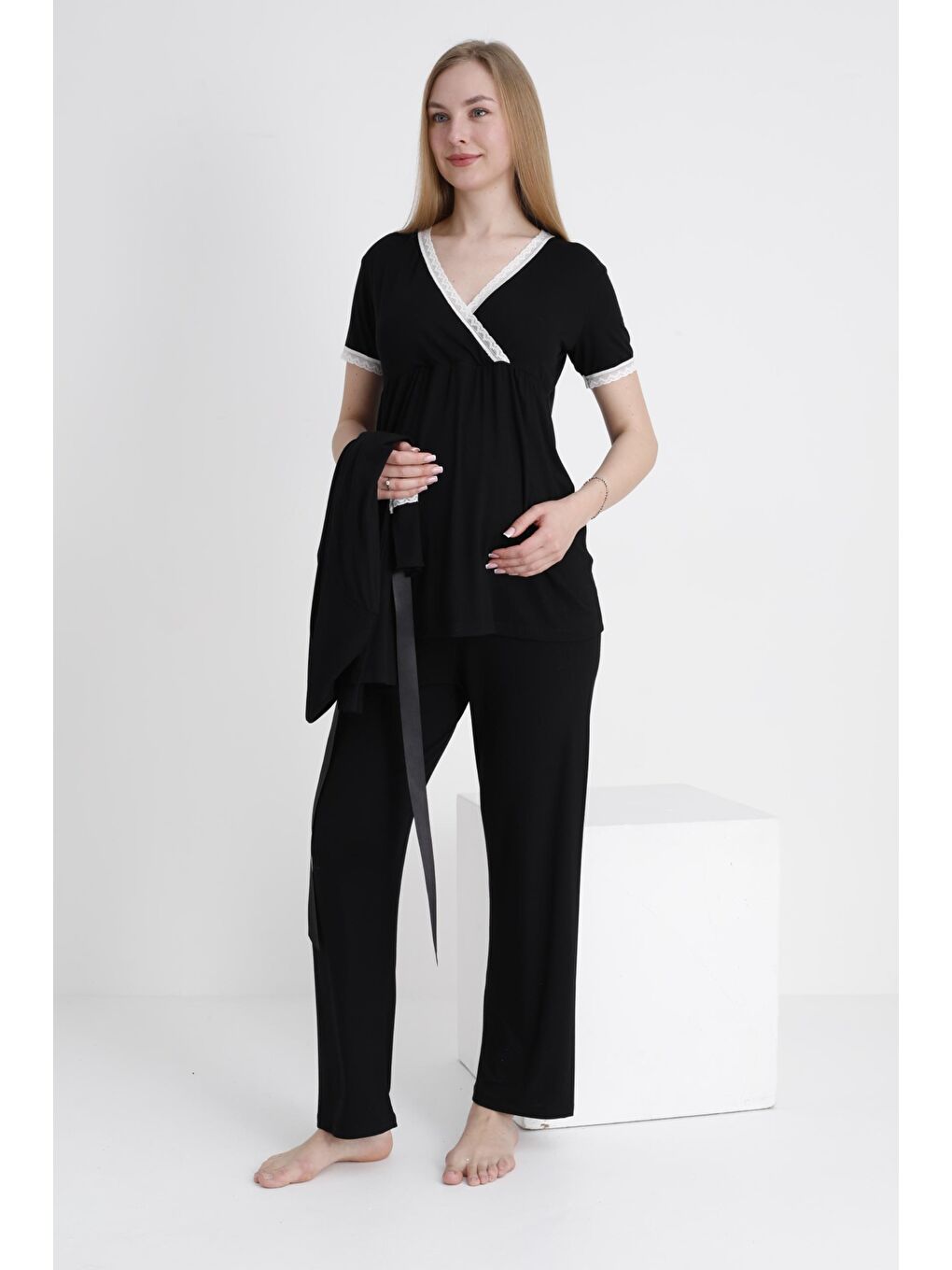 Siyah Dantel Şeritli V Yaka Sabahlıklı Hamile ve Lohusa Pijama Takımı-3
