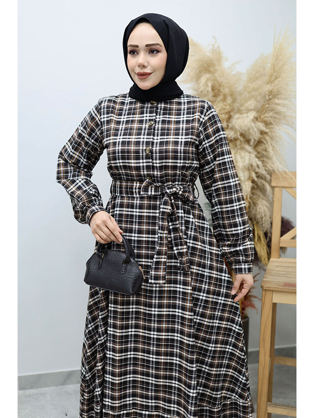 Önden Düğmeli Ekose Elbise TSD260131 Siyah-1