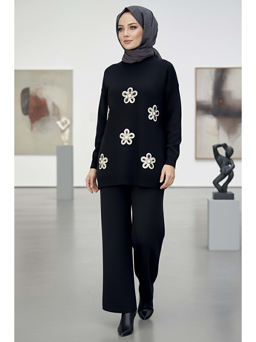 Çiçek Nakışlı İkili Triko Takım Siyah - 27998-SIYAH