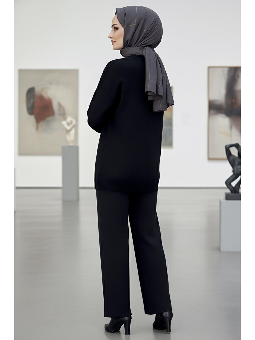 Çiçek Nakışlı İkili Triko Takım Siyah - 27998-SIYAH-2