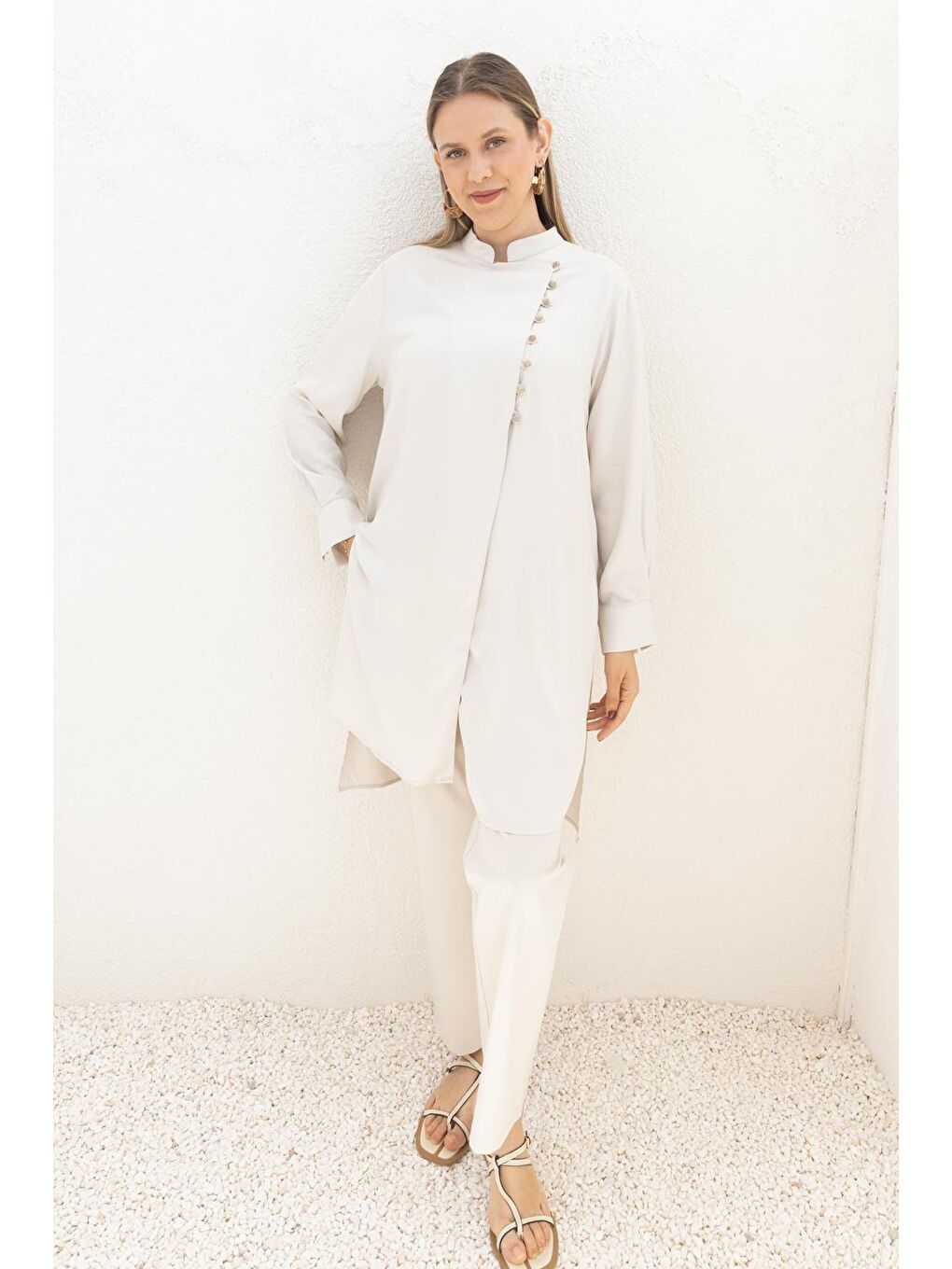 Bej Taş-Yarım Patlı Yırtmaçlı Keten Tunik