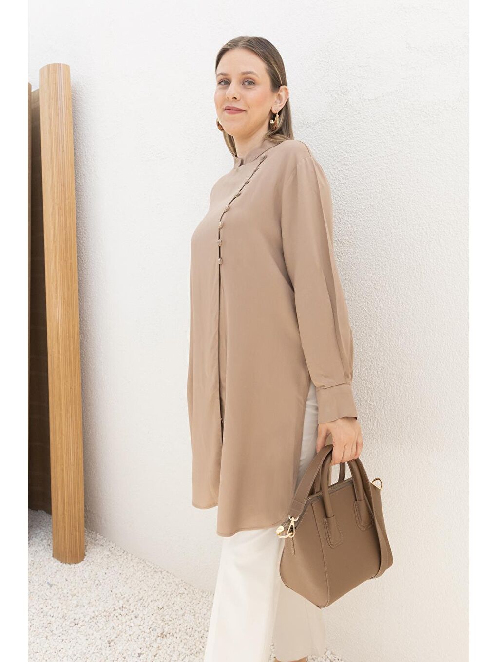 Bej Vizon-Yarım Patlı Yırtmaçlı Keten Tunik