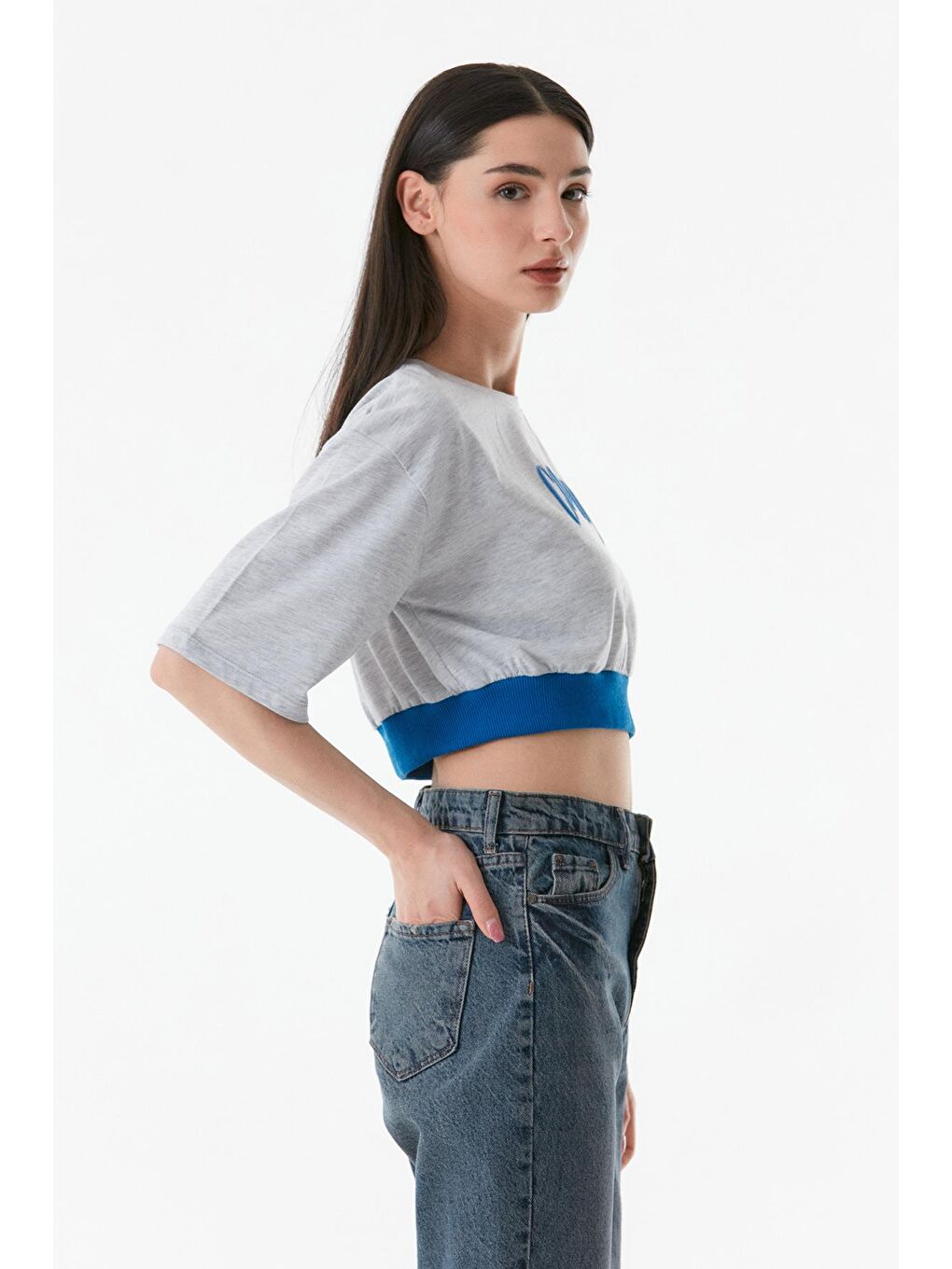 Gri Baskılı Ribana Crop Tişört-3