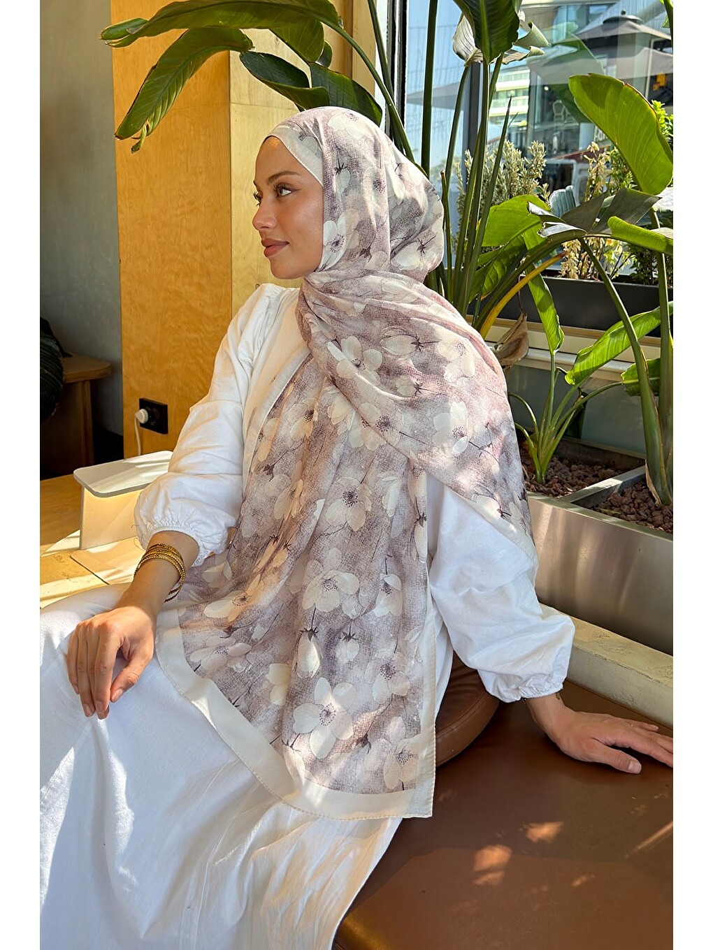 Çiçek Desen Lara Soft Şal Bej-3