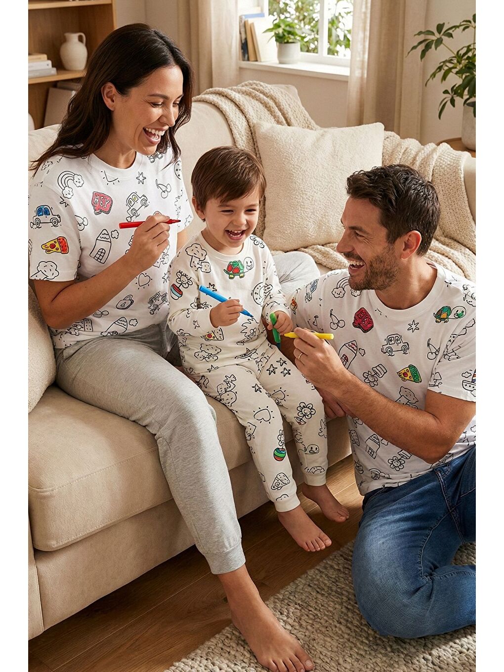 Beyaz En Sevimli Figürleri Özel Kalemi ile BOYANABİLİR Yetişkin T-Shirt (Yıkama Sonrası Leke Bırakmaz)-1