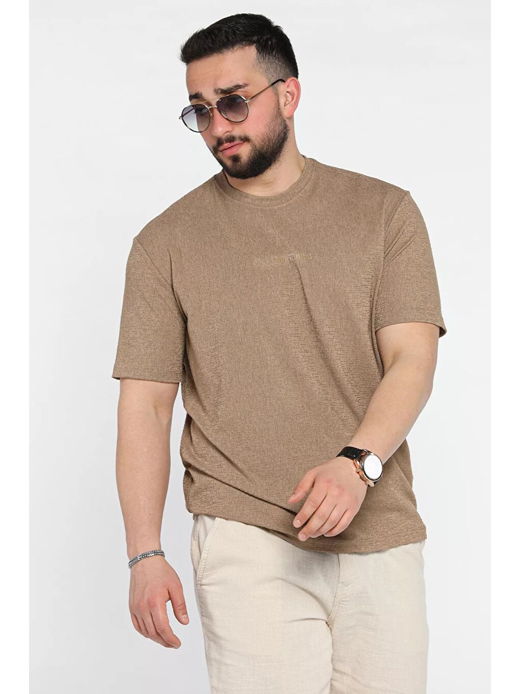 Bej Bisiklet Yaka Kendinden Desenli Erkek Tişört-1