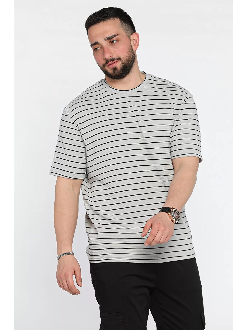Gri Erkek Çizgi Desenli Bisiklet Yaka Elastanlı Tişört-1