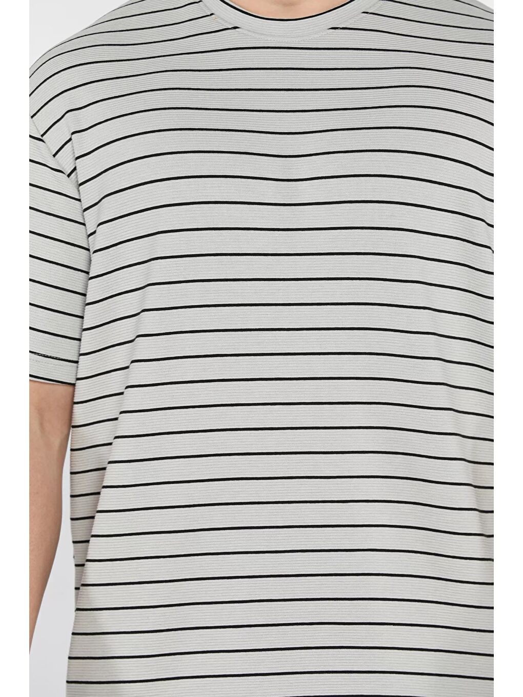 Gri Erkek Çizgi Desenli Bisiklet Yaka Elastanlı Tişört-3
