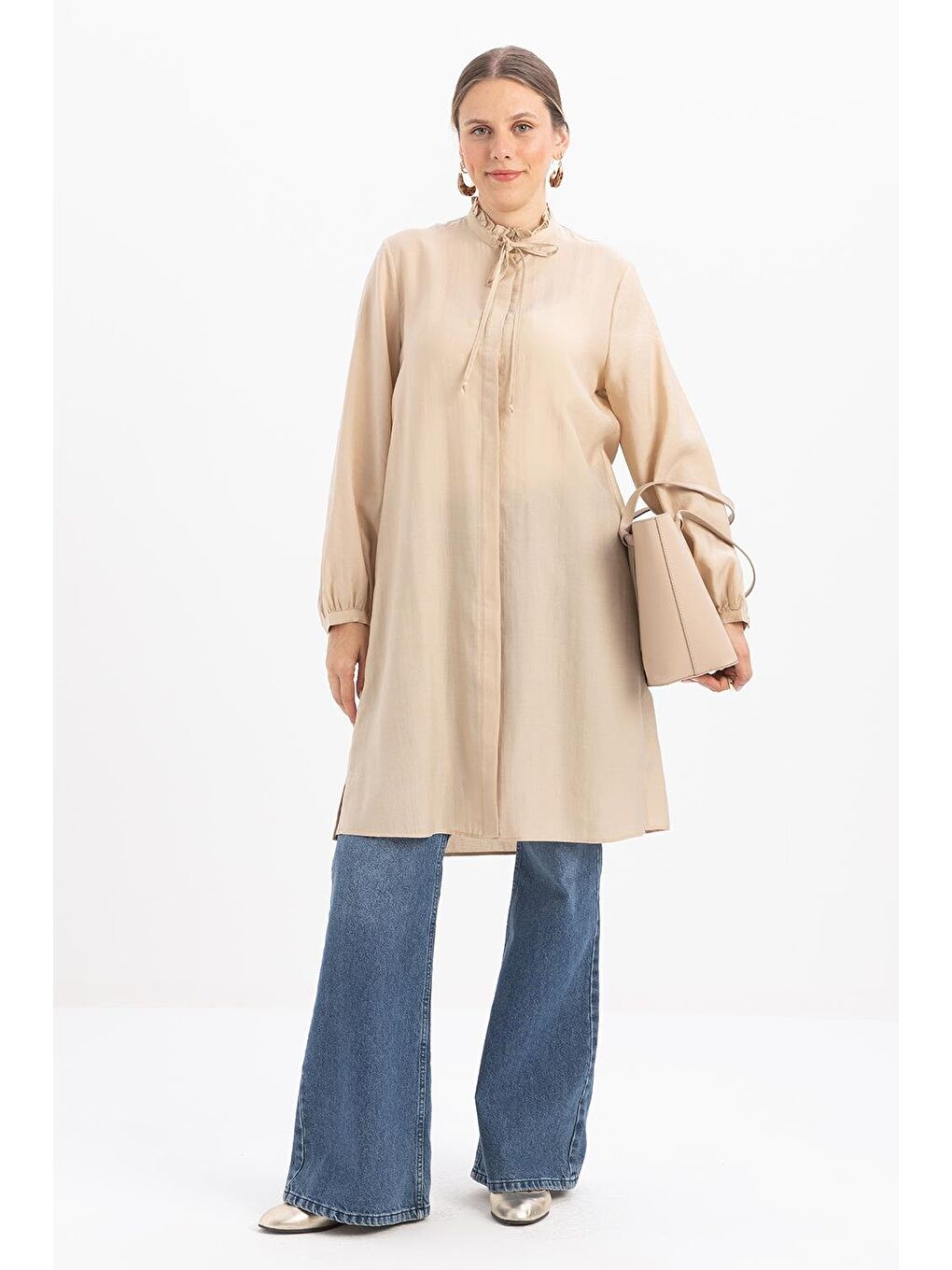 Bej-Yakası Fırfırlı Bağcıklı Uzun Gömlek-1