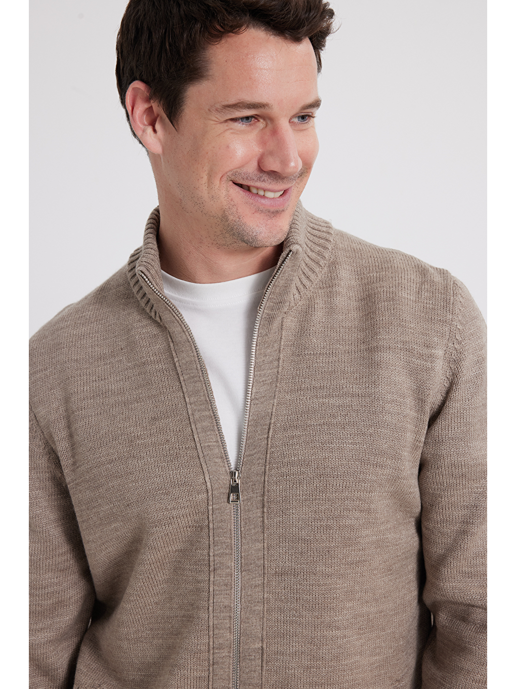 Erkek Standart Fit Normal Kesim Fermuarlı Kahverengi Hırka-4