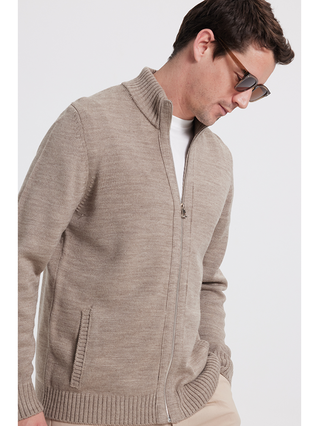 Erkek Standart Fit Normal Kesim Fermuarlı Kahverengi Hırka-5