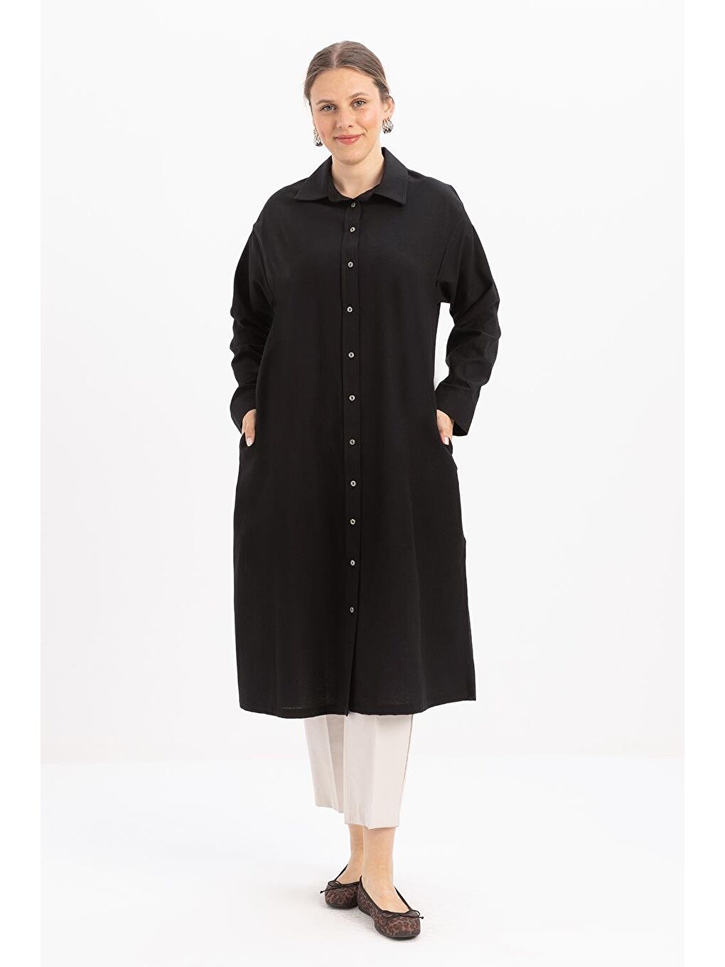 Siyah-Yırtmaçlı Patlı Uzun Gömlek-1