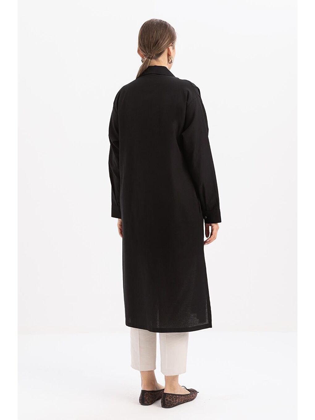 Siyah-Yırtmaçlı Patlı Uzun Gömlek-3