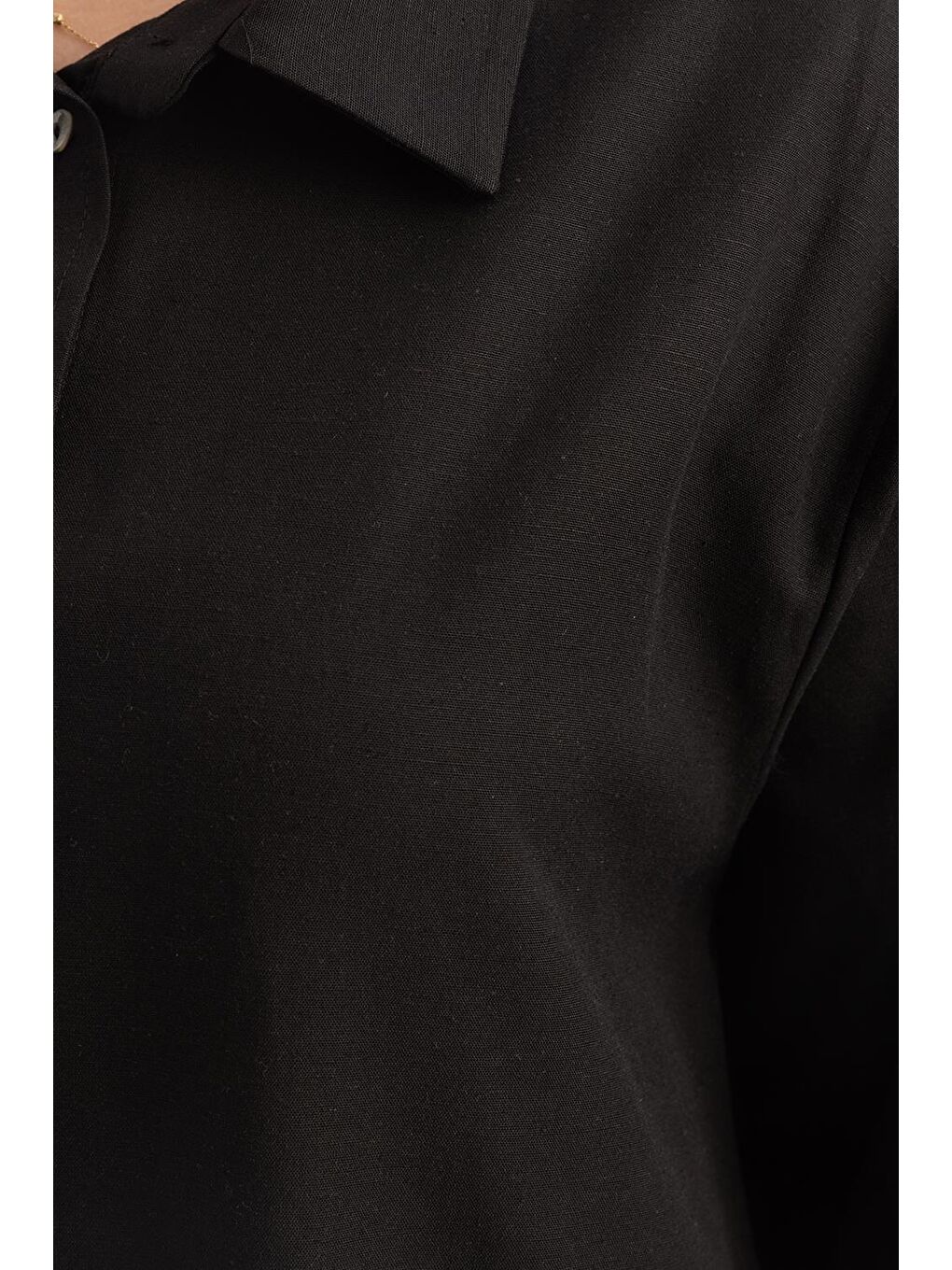 Siyah-Yırtmaçlı Patlı Uzun Gömlek-4