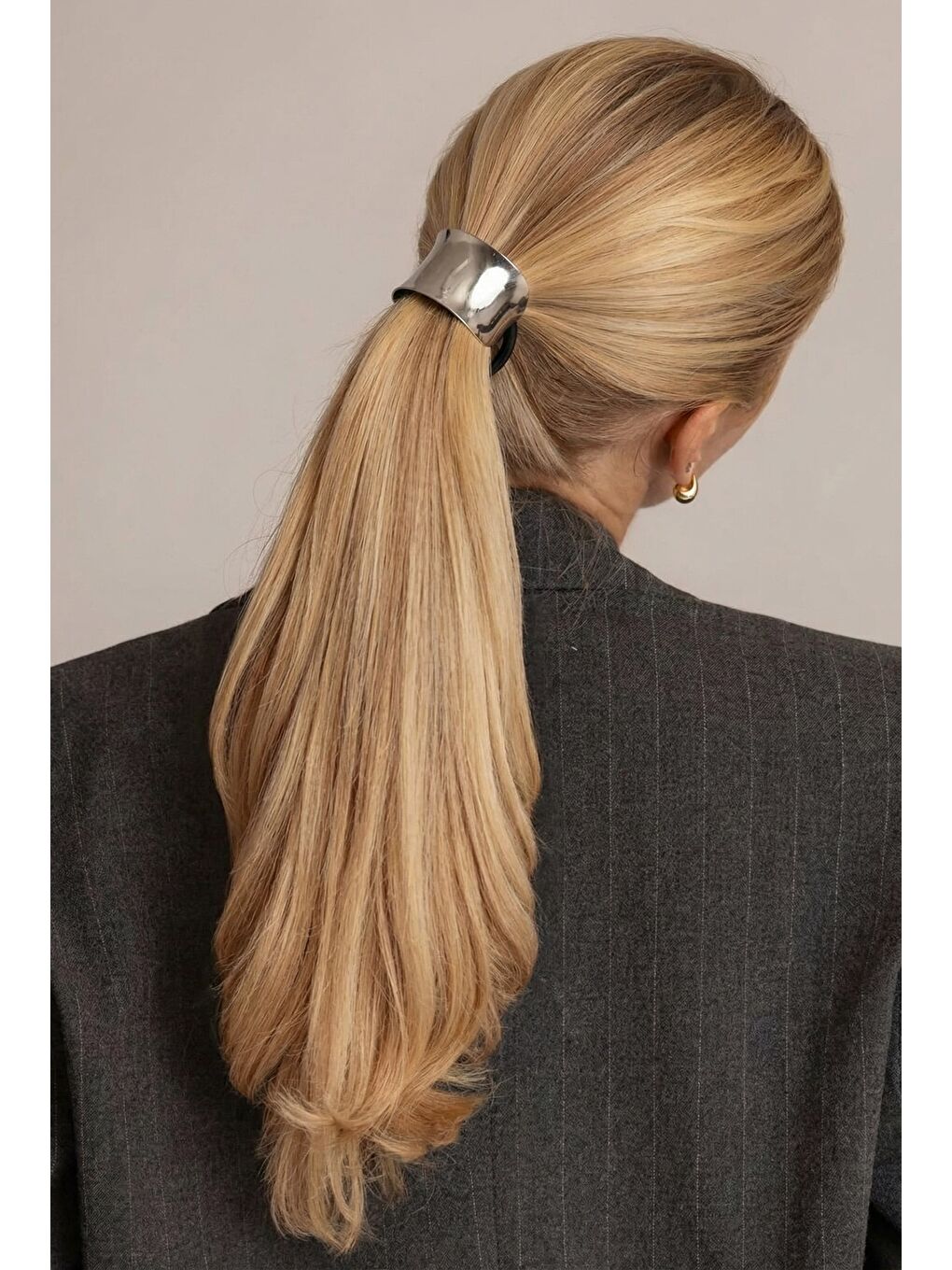 Gri Silver Metal Detaylı Lastik Bağlamalı Toka