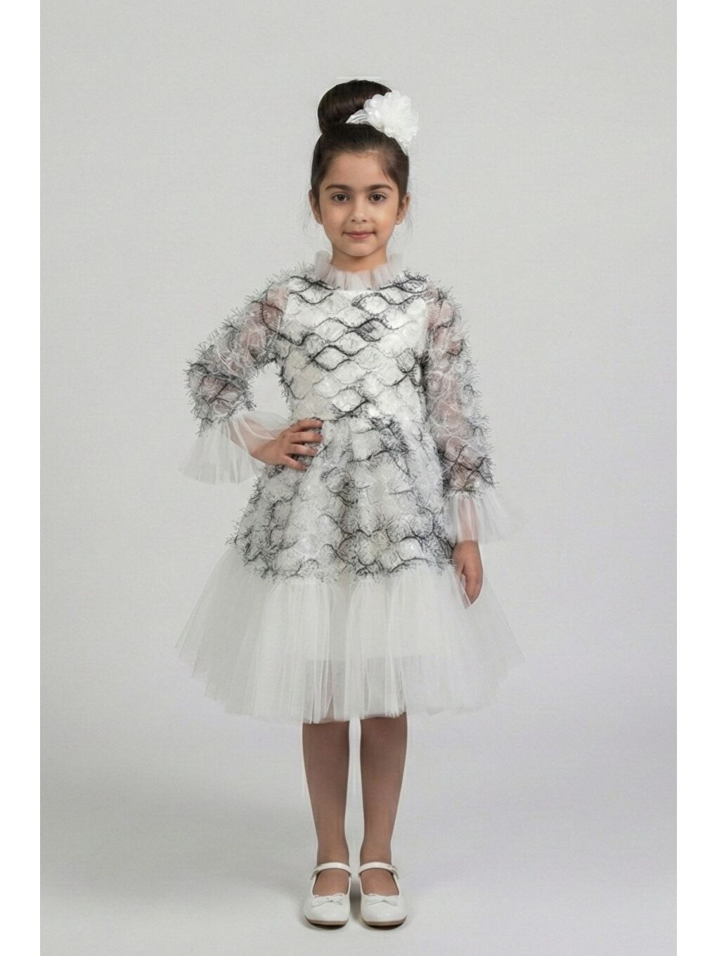 Siyah Kız Çocuk İspanyol Kol Tül Detaylı Kabarık Etekli Özel Düğün Elbisesi M00793